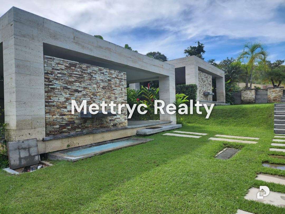 House in Guataparo Country Club, Valencia – 22