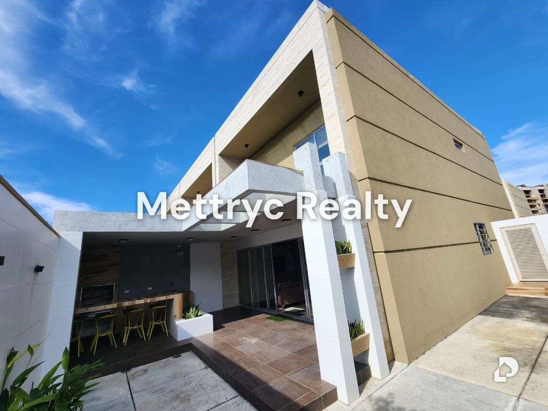 House in Guataparo Country Club, Valencia – 19