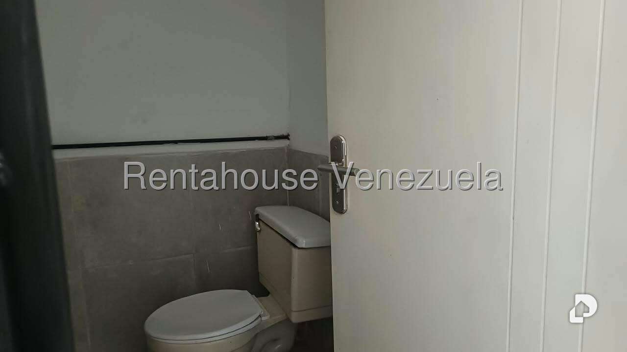 Commercial space in Bello Monte, Caracas – 11