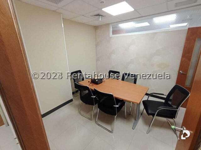 Local comercial en Parroquia La Candelaria, Caracas – 17