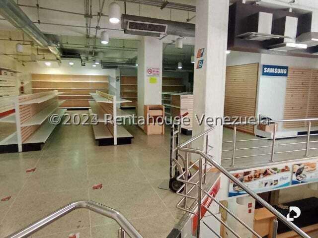 Local comercial en Parroquia La Candelaria, Caracas – 4