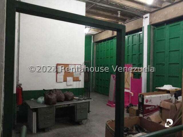 Local comercial en Parroquia La Candelaria, Caracas – 14