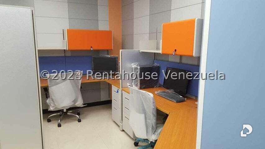 Local comercial en Parroquia La Candelaria, Caracas – 25