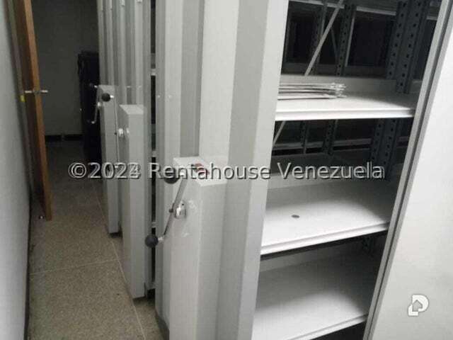 Local comercial en Parroquia La Candelaria, Caracas – 22