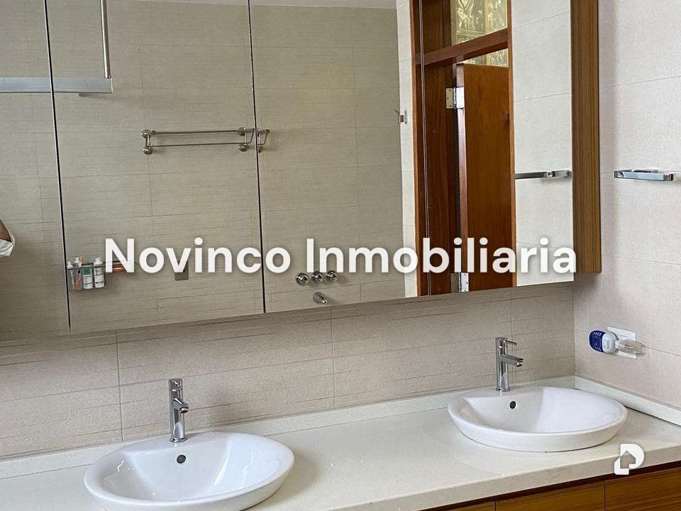 Apartamento en Los Palos Grandes, Caracas – 10