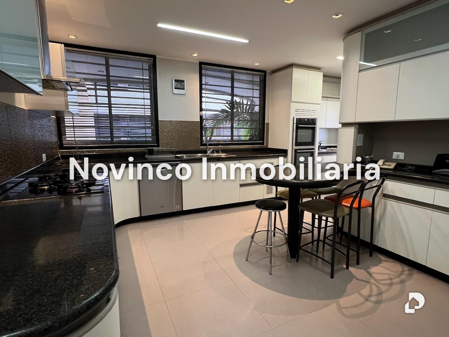 Apartamento en Los Palos Grandes, Caracas – 4