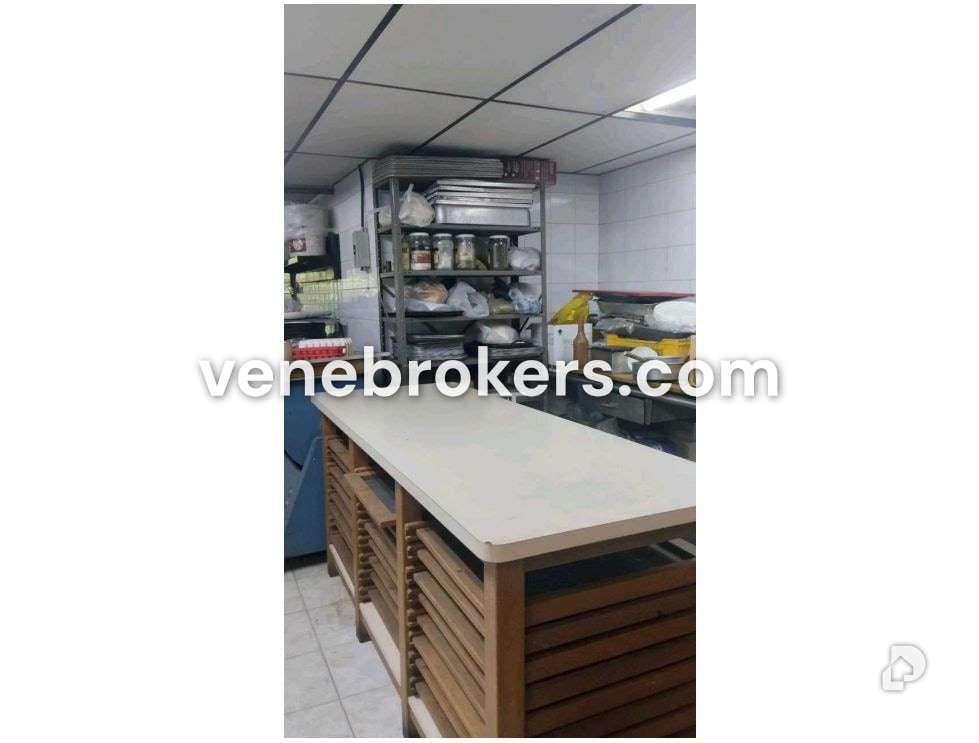 Local comercial en La Urbina, Caracas – 15