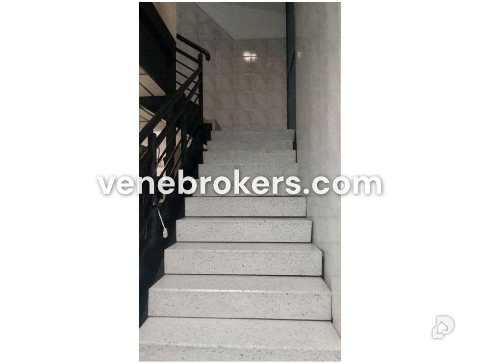 Local comercial en La Urbina, Caracas – 11
