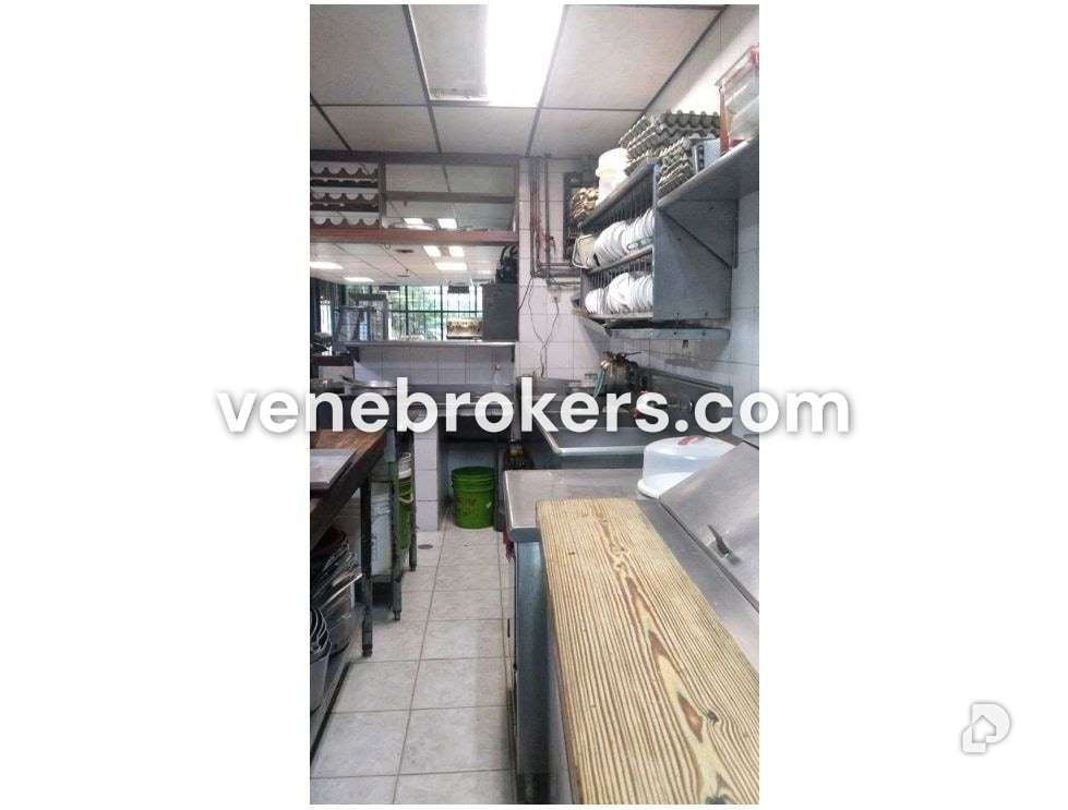 Local comercial en La Urbina, Caracas – 9