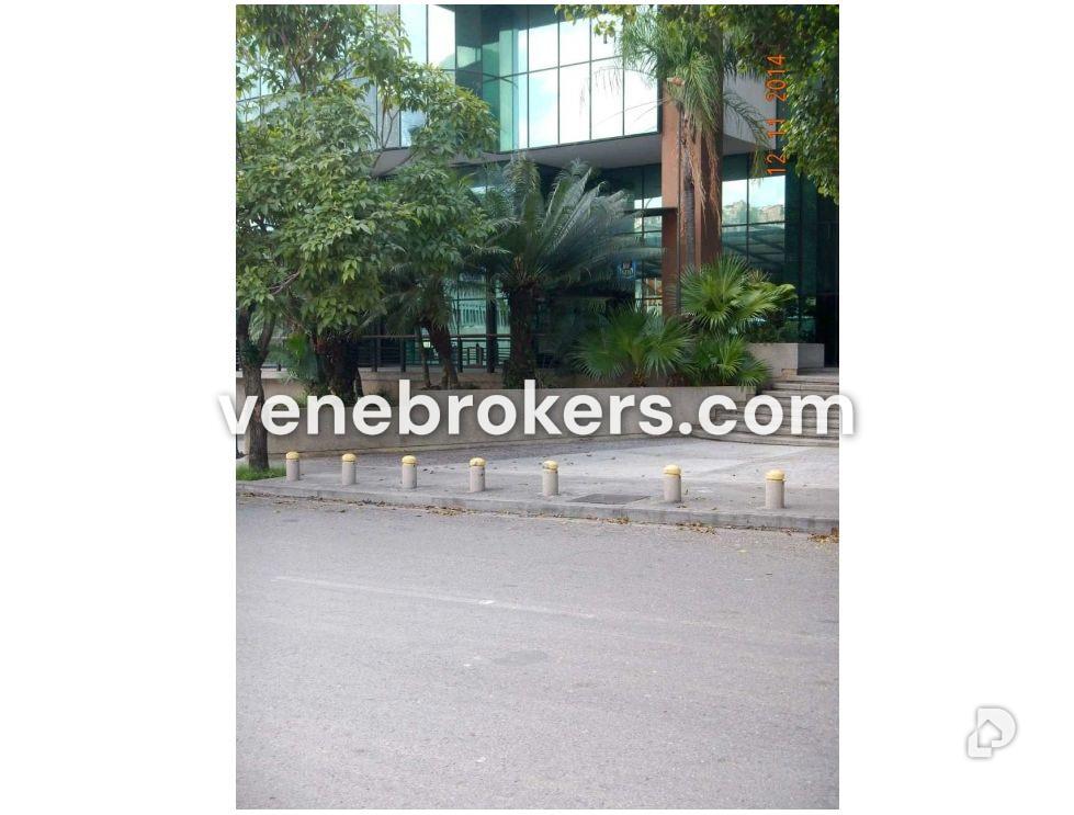Local comercial en La Urbina, Caracas – 2