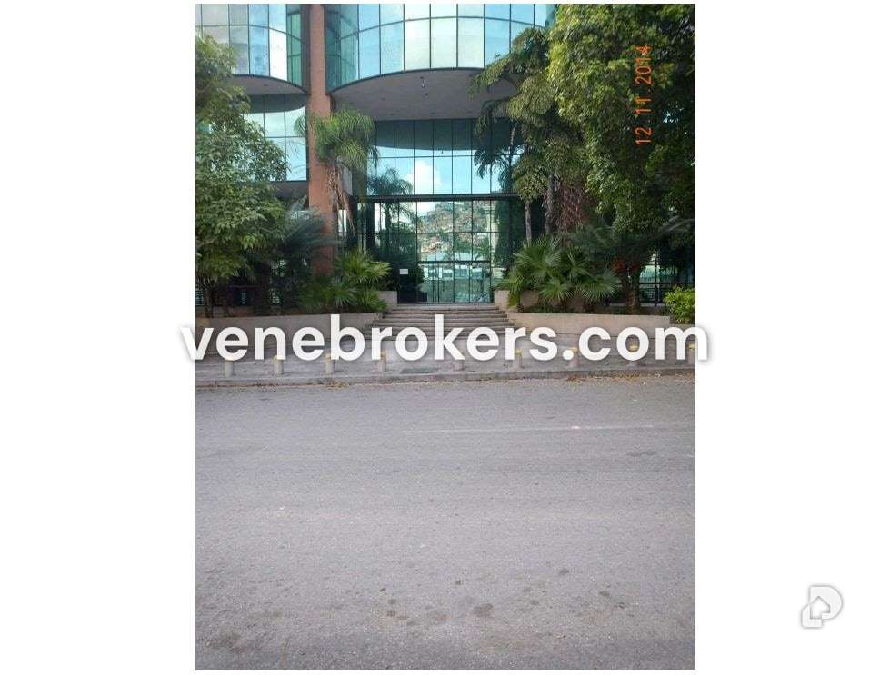 Local comercial en La Urbina, Caracas – 1