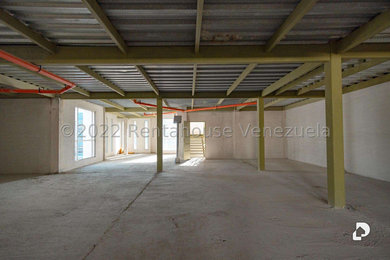 Local comercial en La Florida, Caracas – 18