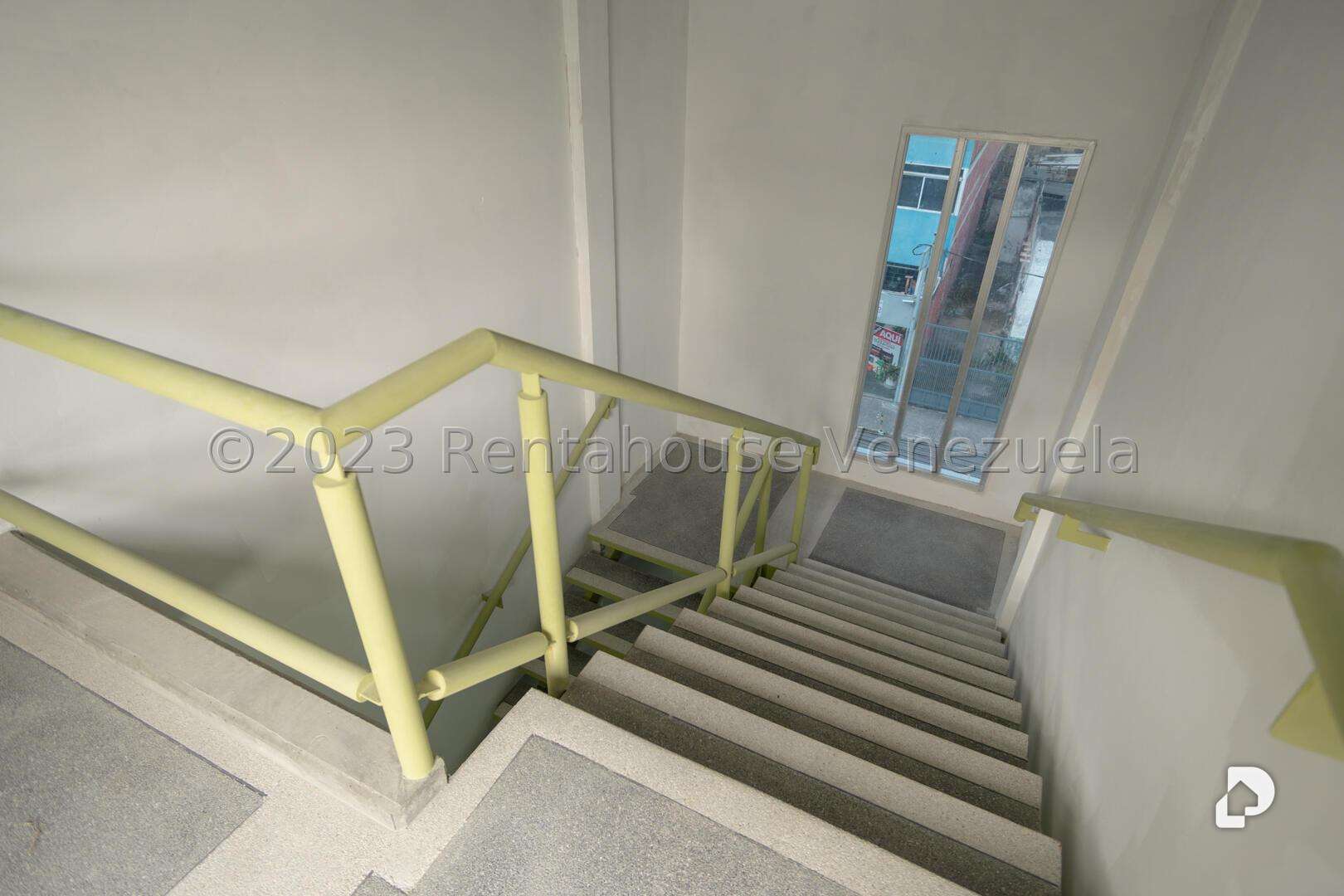 Local comercial en La Florida, Caracas – 28
