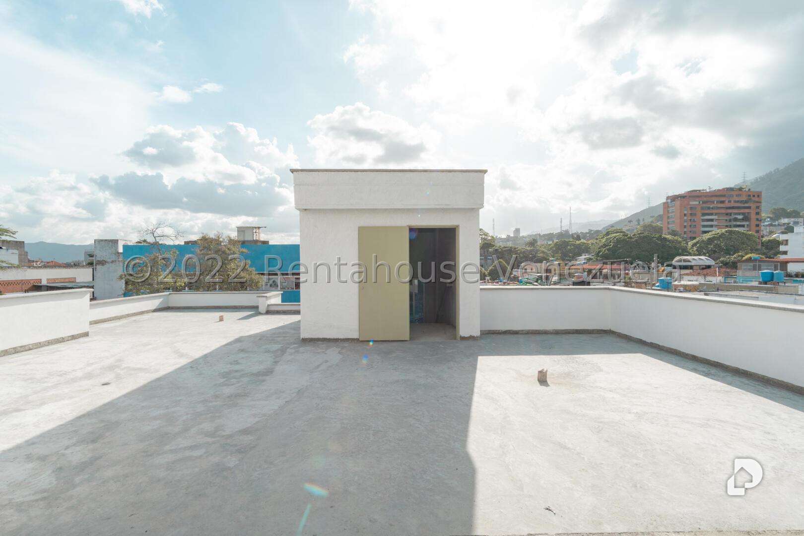 Local comercial en La Florida, Caracas – 4