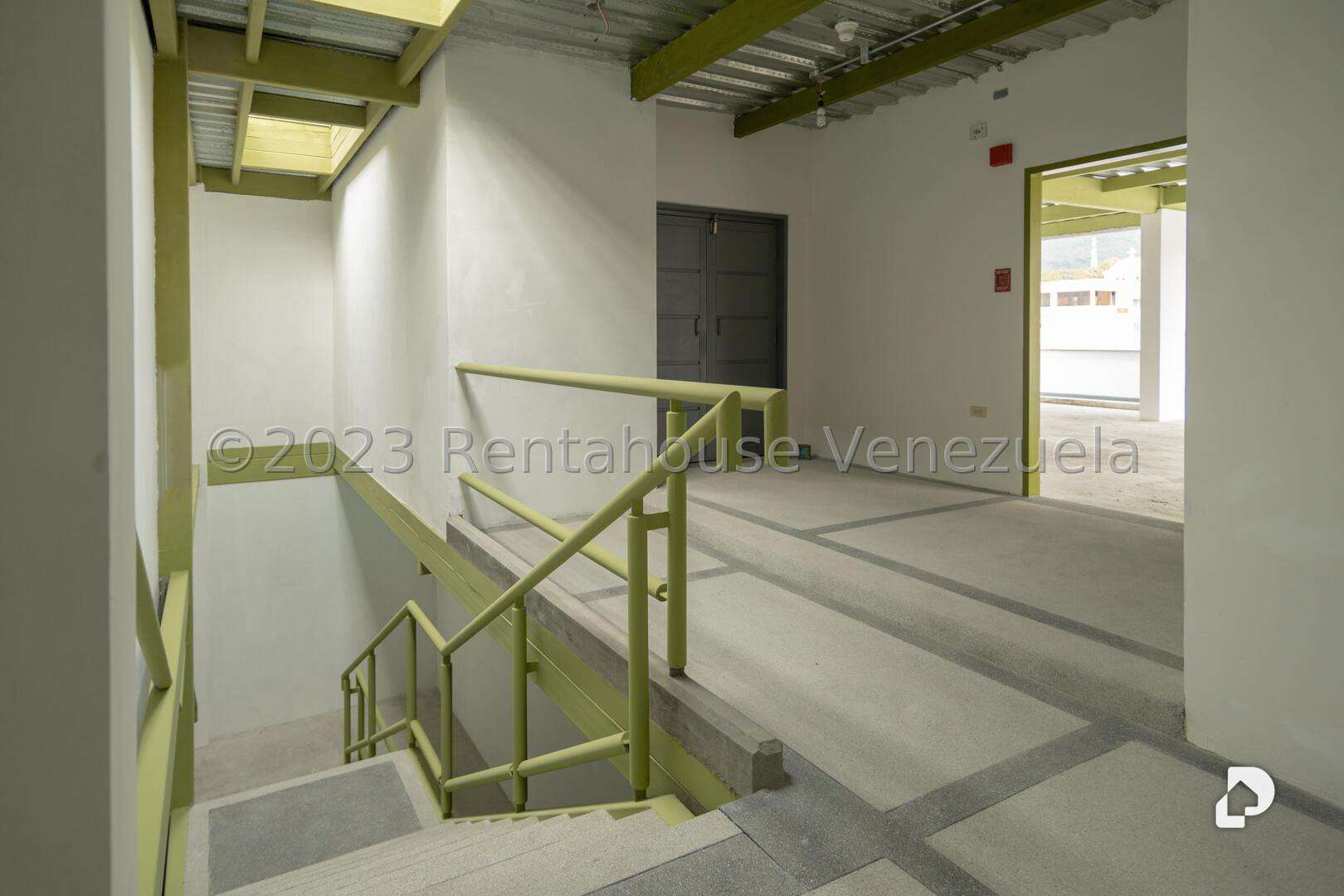 Local comercial en La Florida, Caracas – 27