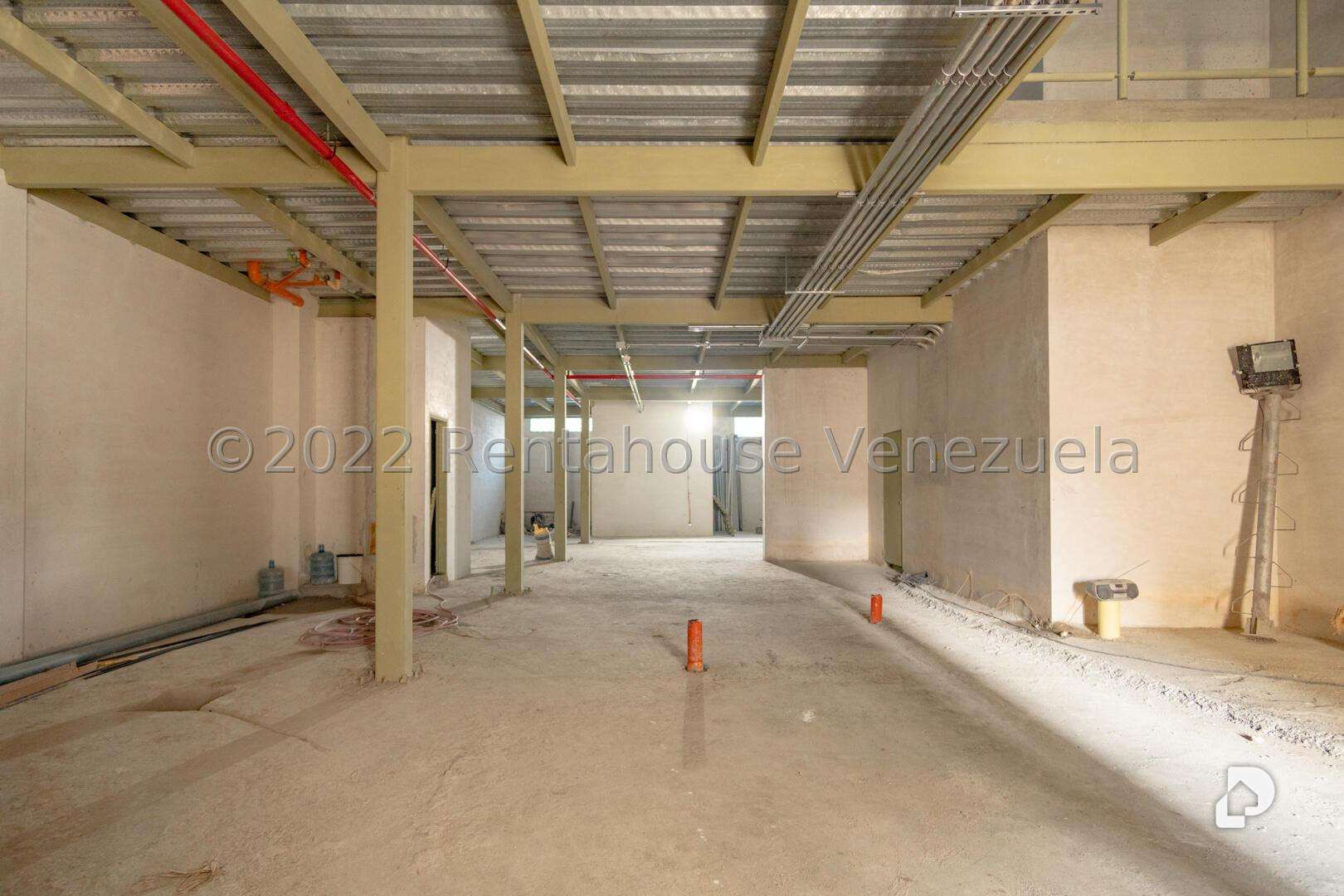 Local comercial en La Florida, Caracas – 24