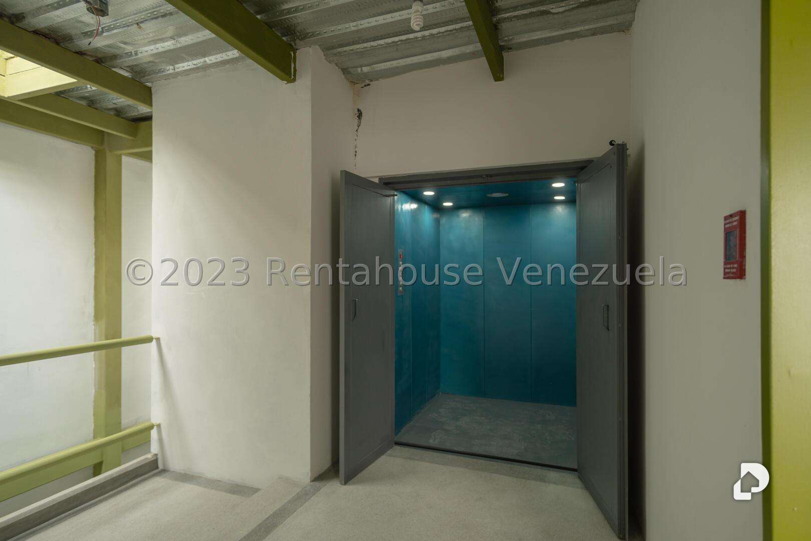 Local comercial en La Florida, Caracas – 14