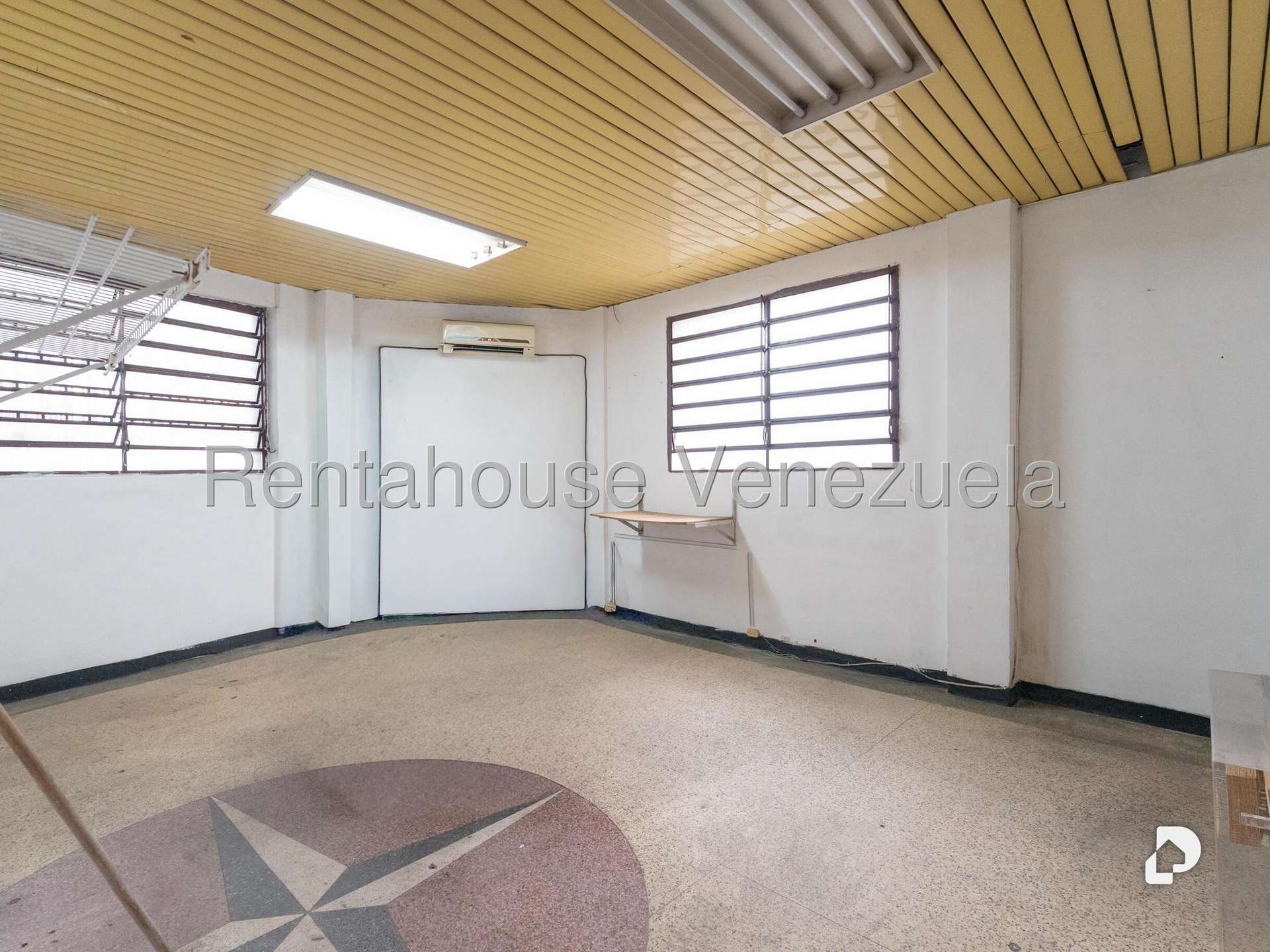 Local comercial en Parroquia San Jose, Caracas – 11
