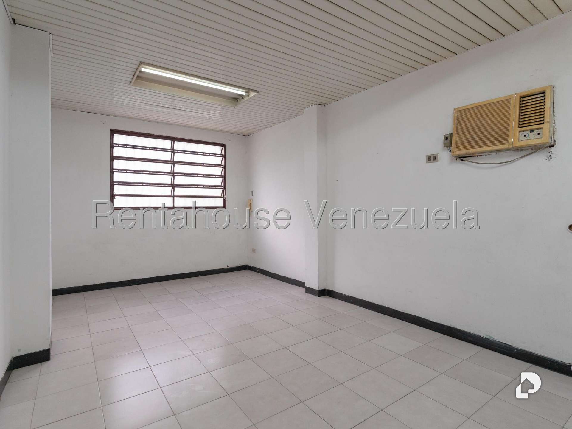 Local comercial en Parroquia San Jose, Caracas – 13