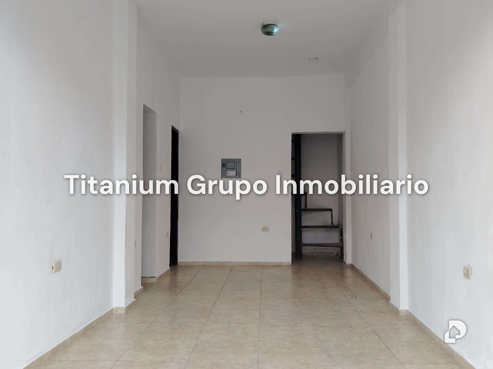 Local comercial en Los Guajiros, Valencia – 4