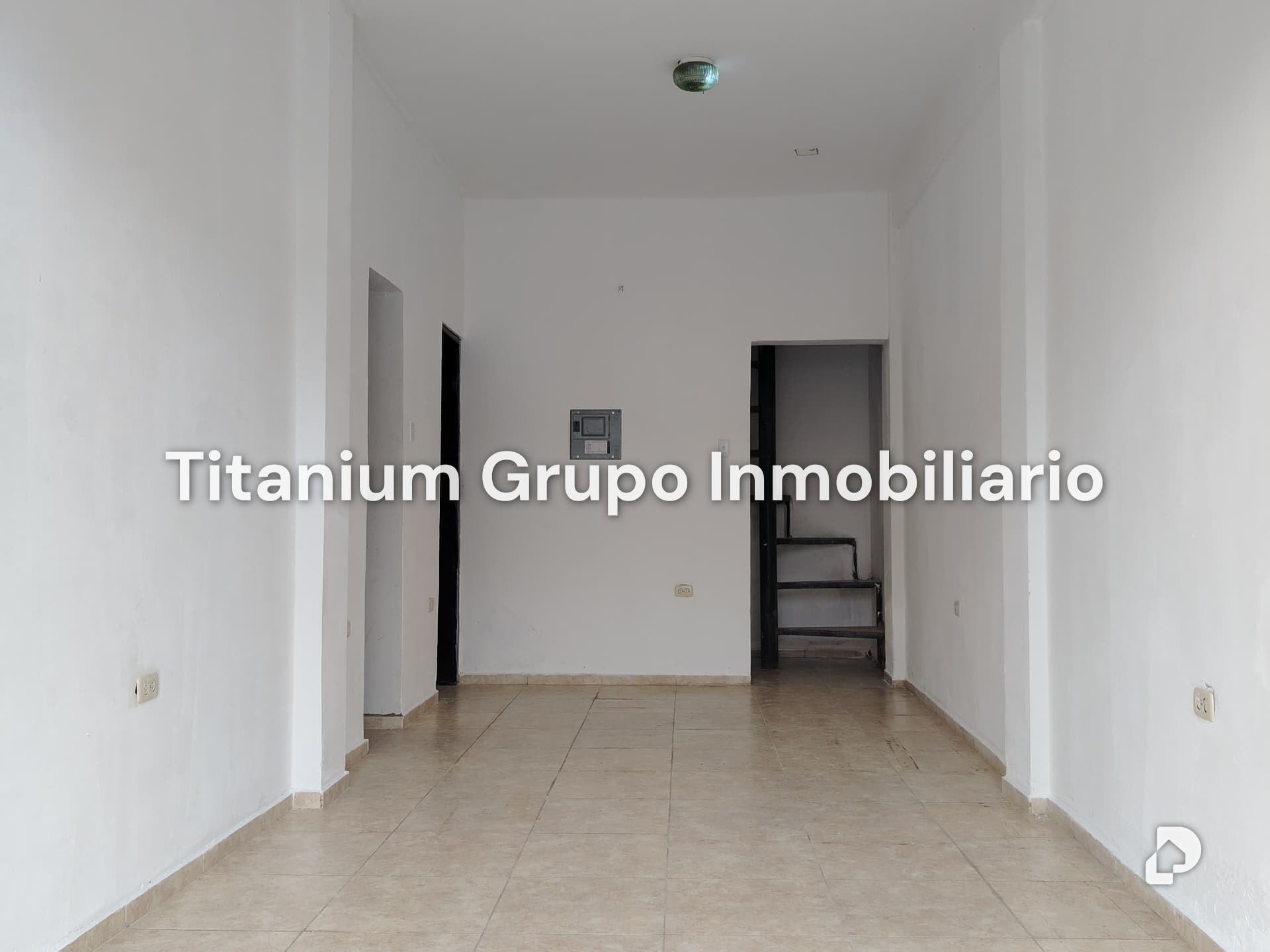 Local comercial en Los Guajiros, Valencia – 4