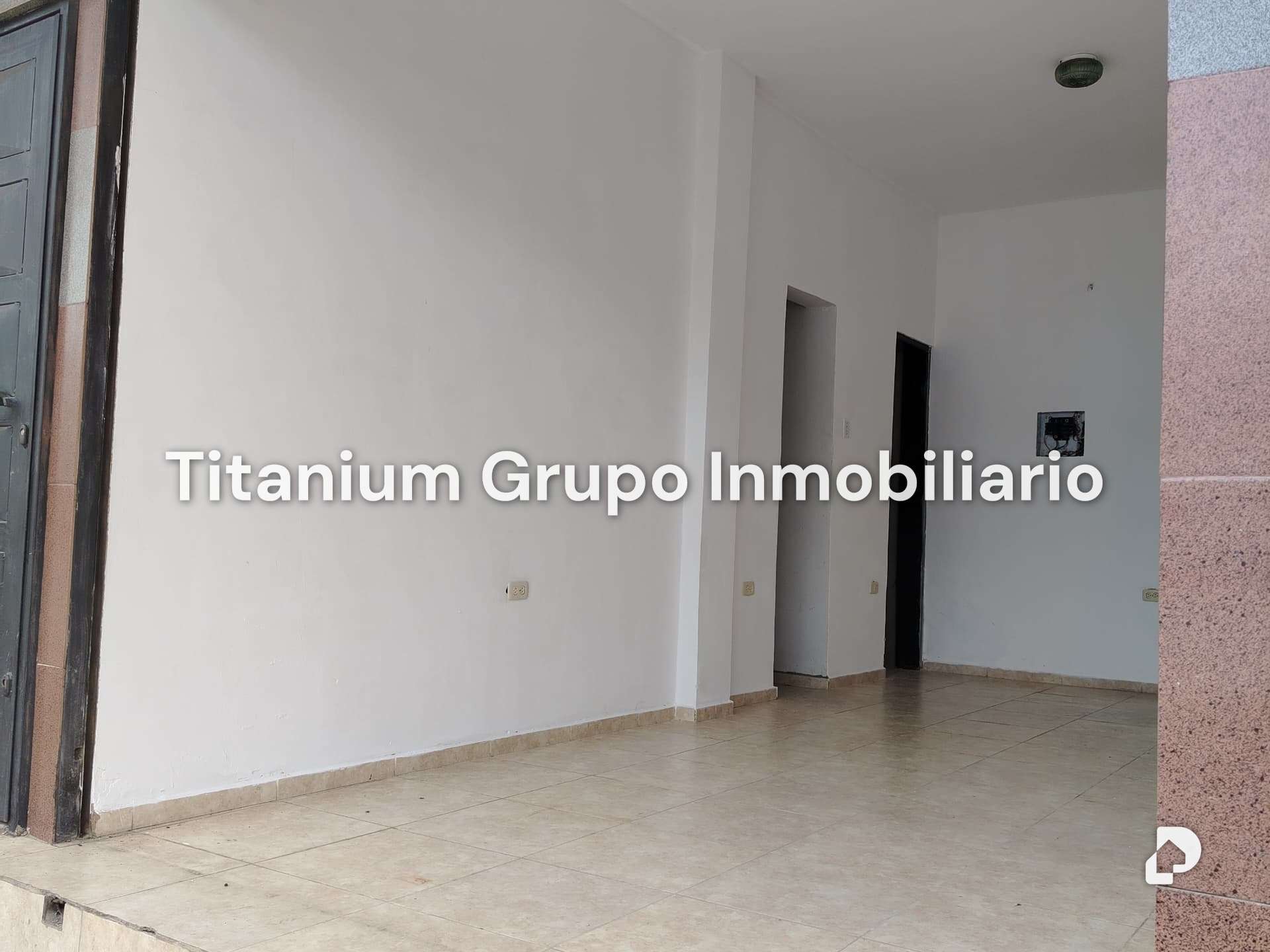 Local comercial en Los Guajiros, Valencia – 3