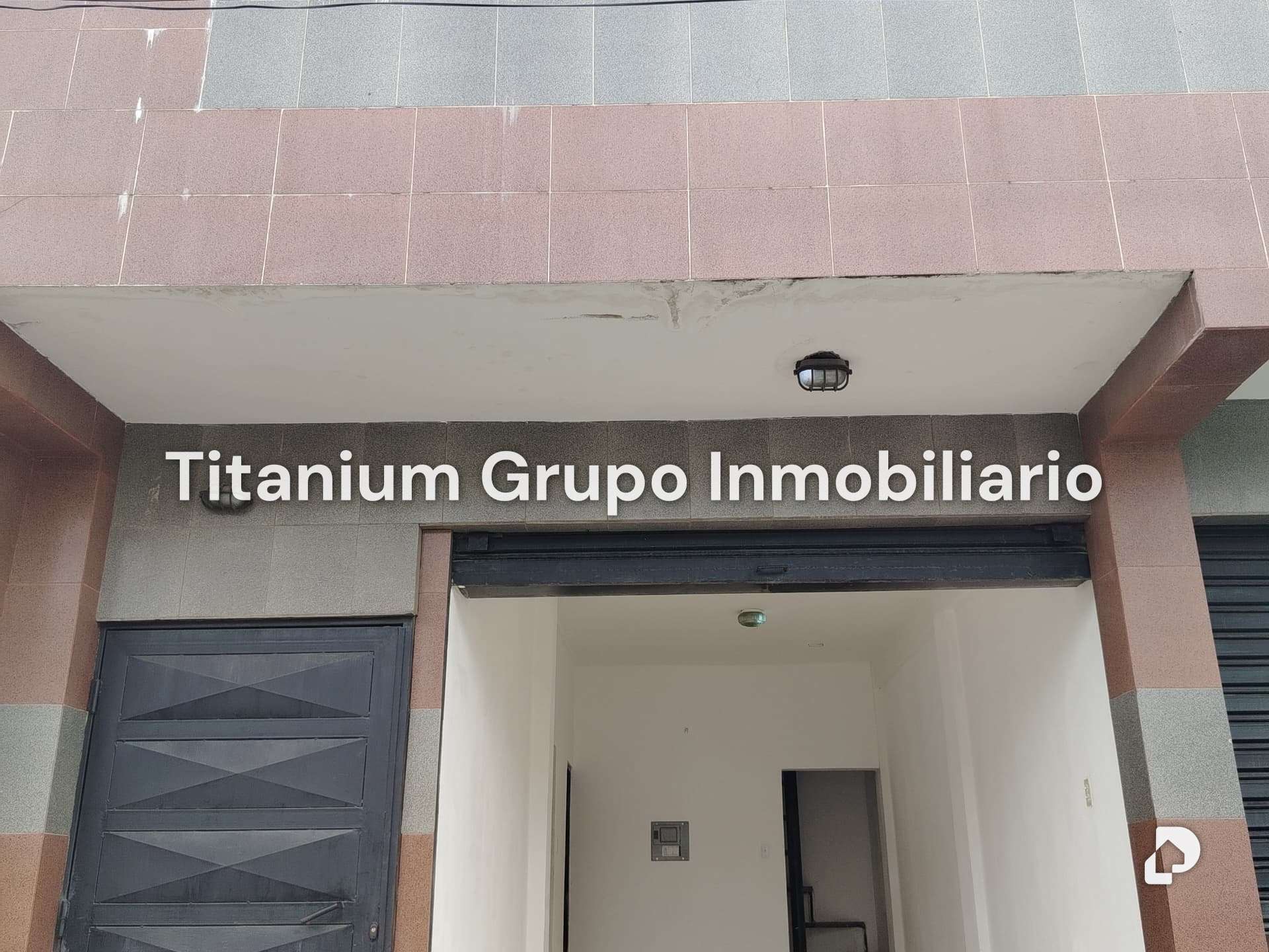 Local comercial en Los Guajiros, Valencia – 2