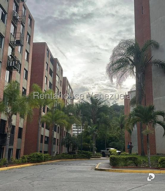 Apartamento en Los Naranjos Humboldt, Caracas – 1
