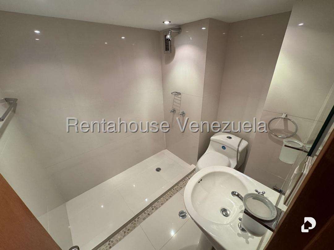 Apartamento en La Rosaleda, San Antonio de Los Altos – 10