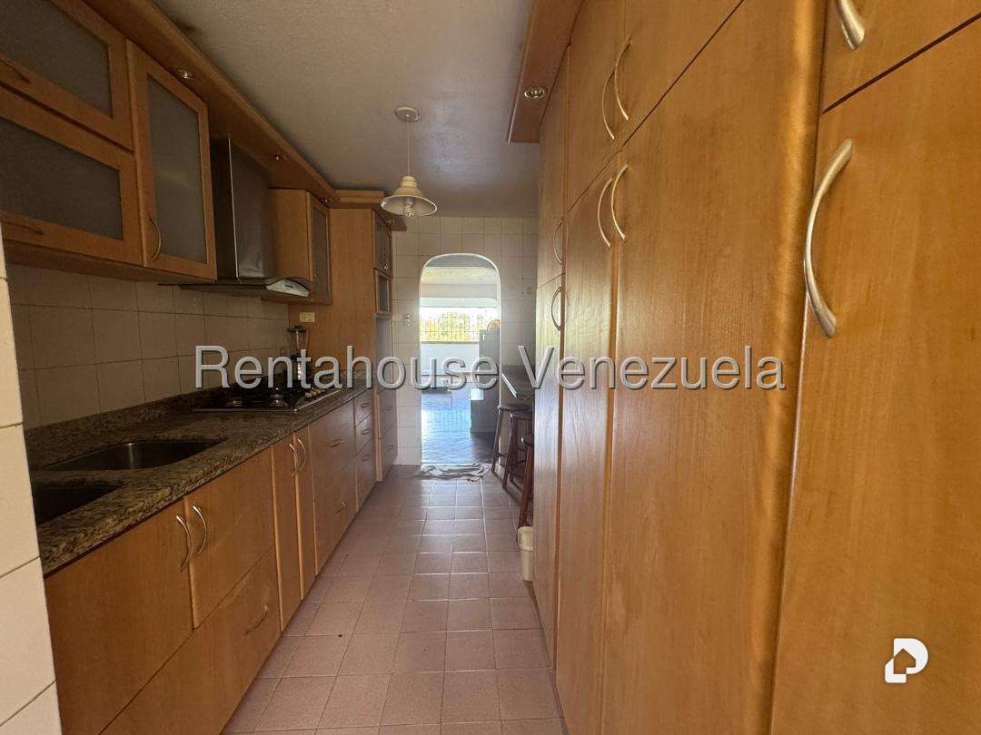 Apartamento en La Rosaleda, San Antonio de Los Altos – 3