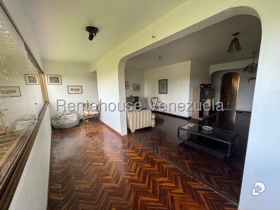 Apartamento en La Rosaleda, San Antonio de Los Altos – 2