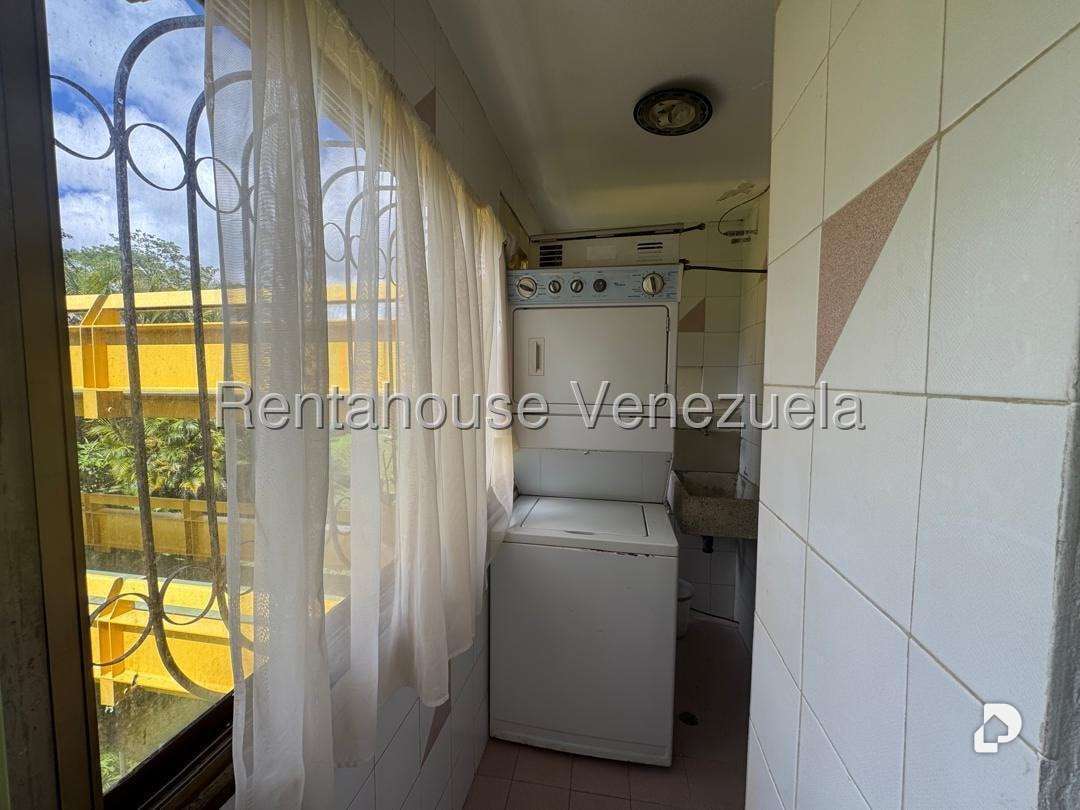 Apartamento en La Rosaleda, San Antonio de Los Altos – 4