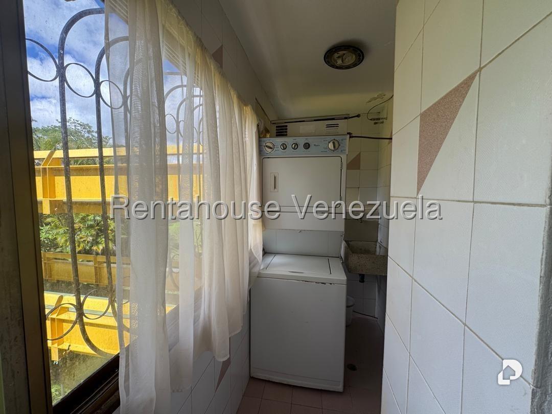 Apartamento en La Rosaleda, San Antonio de Los Altos – 4