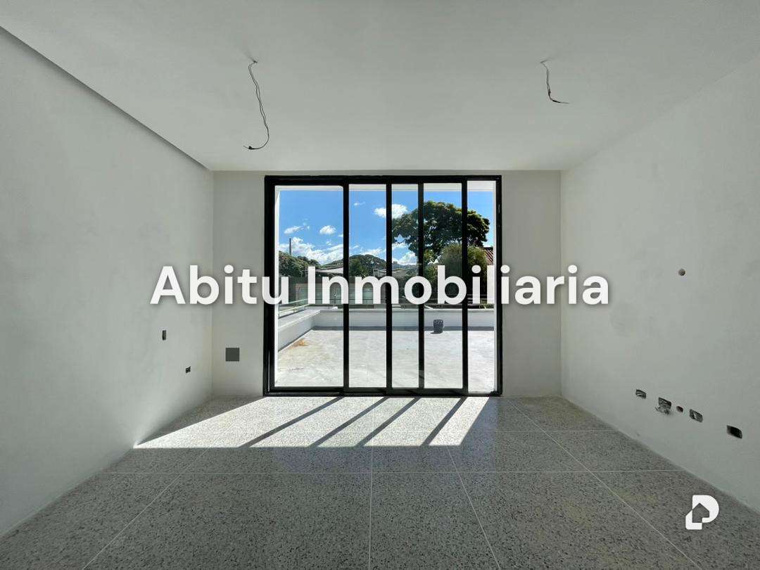 Casa en La Floresta, Caracas – 11
