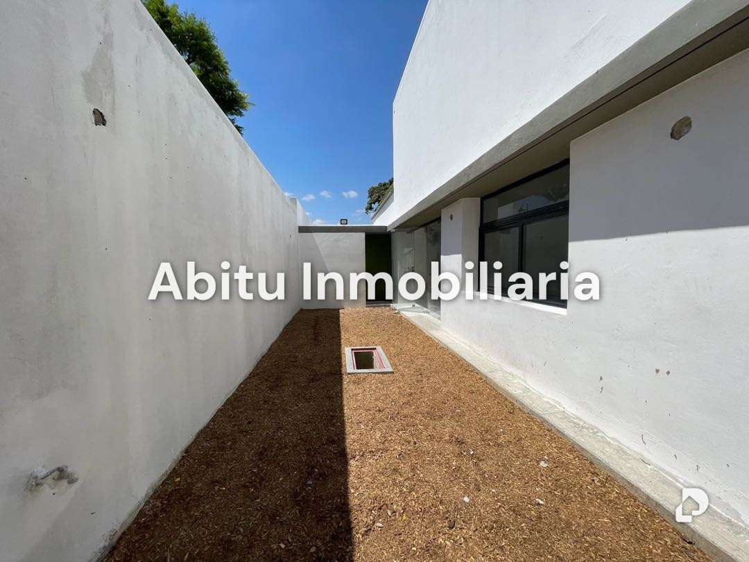 Casa en La Floresta, Caracas – 30
