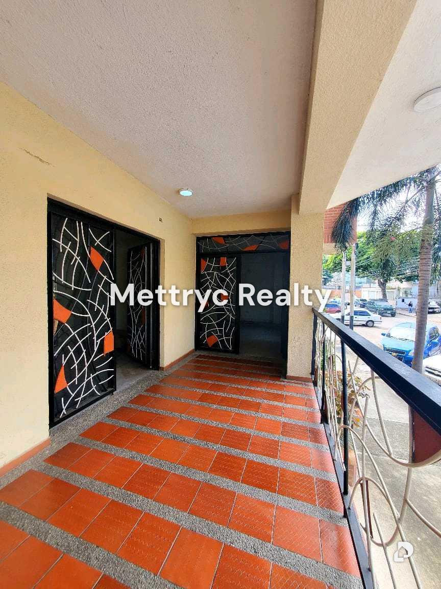 Local comercial en Casco San José, Valencia – 4