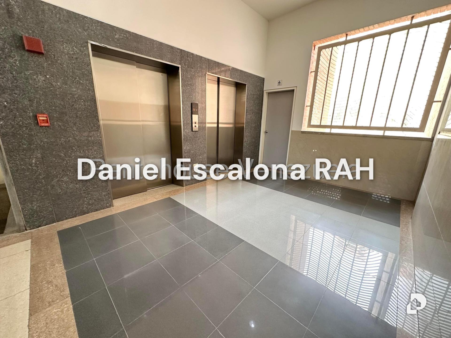 Oficina en Lomas del Sol, Caracas – 2