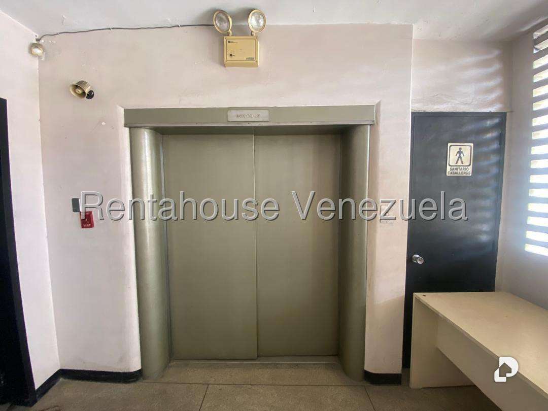 Edificio en Centro, Caracas – 12