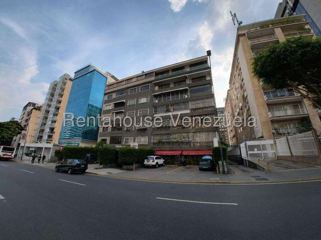 Apartment in Altamira, Caracas - 1