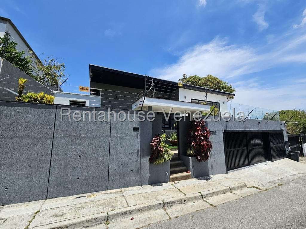 House in Prados del Este, Caracas - 1