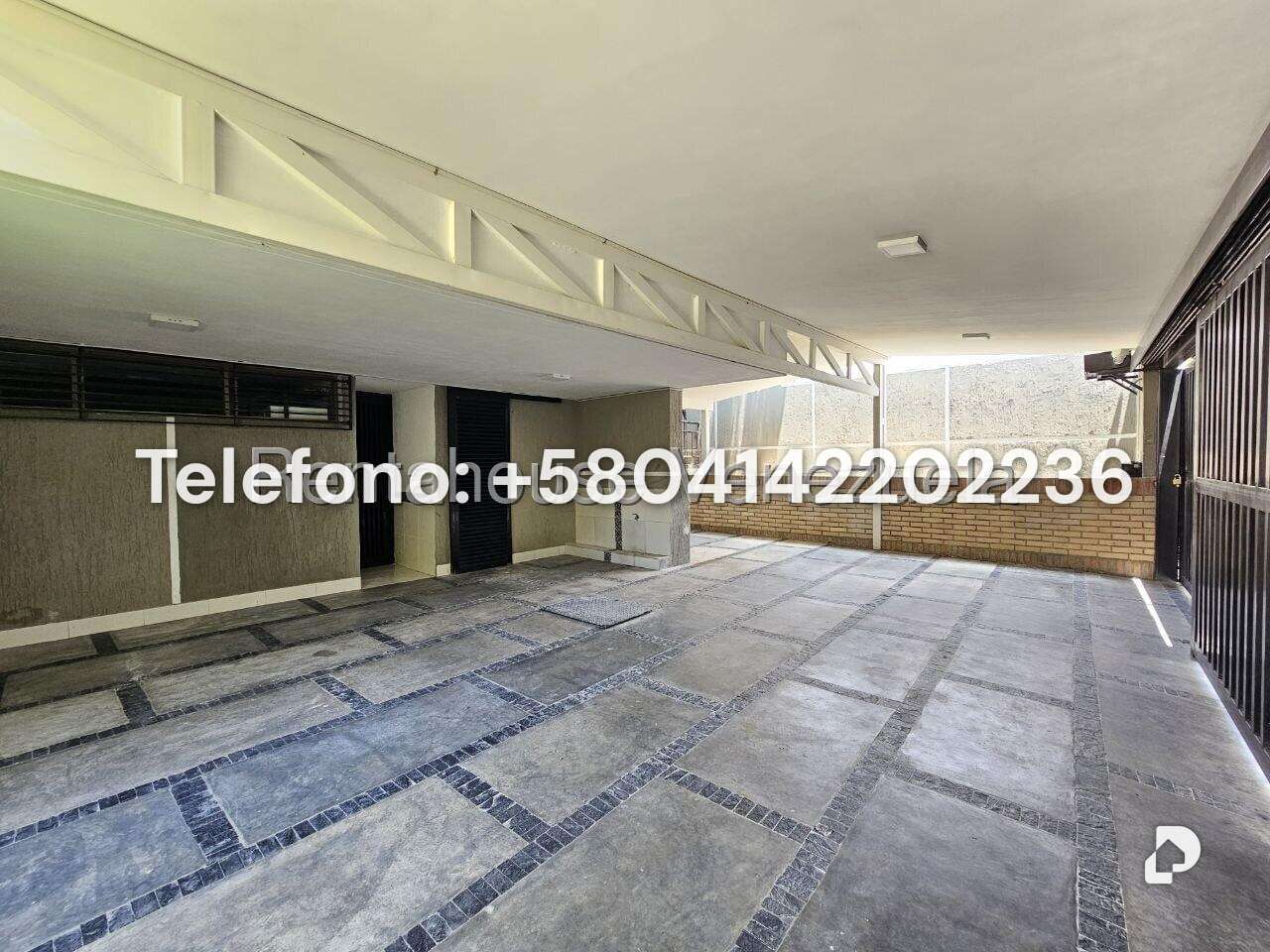 Casa en Prados del Este, Caracas – 42