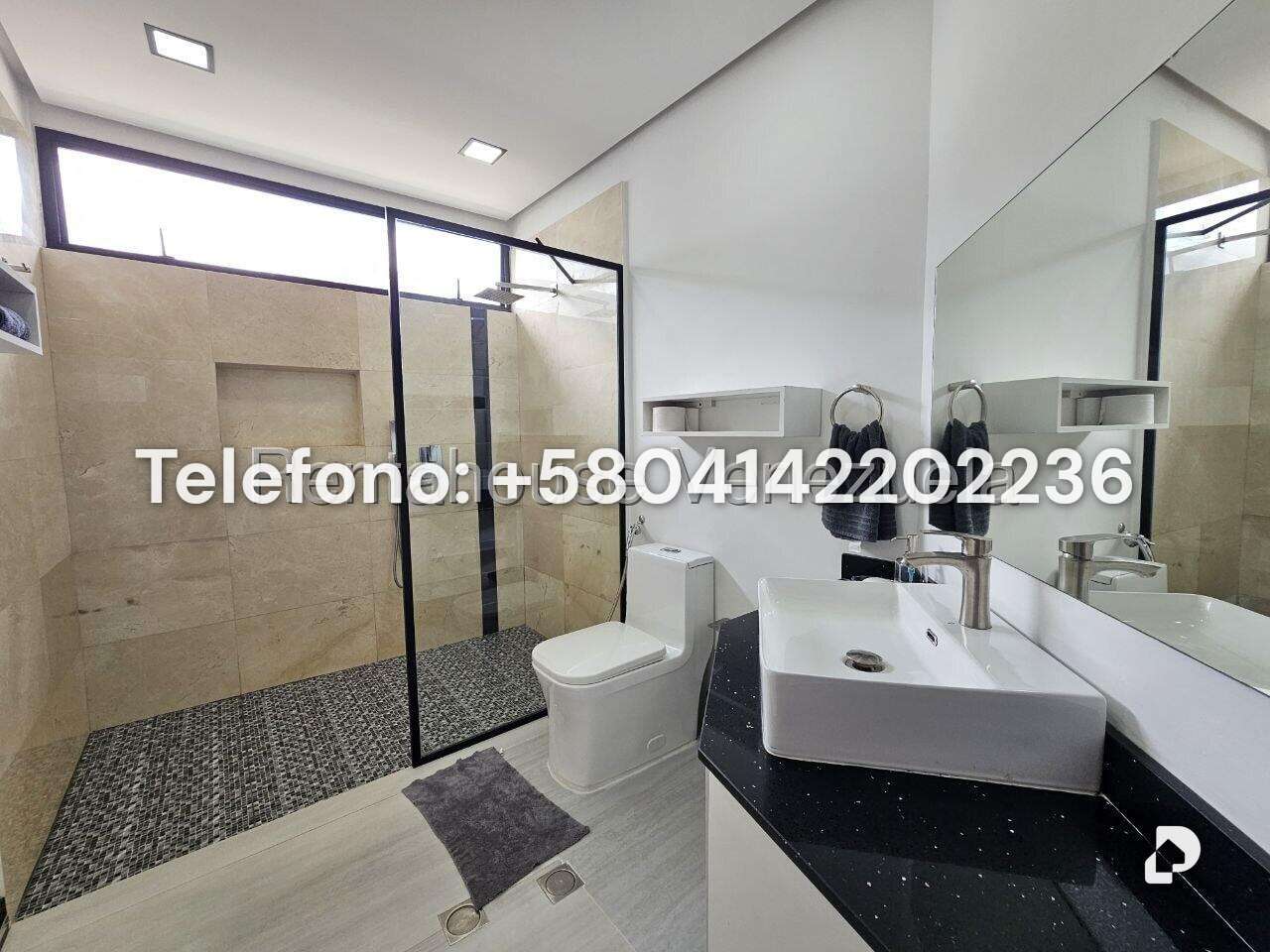 Casa en Prados del Este, Caracas – 25