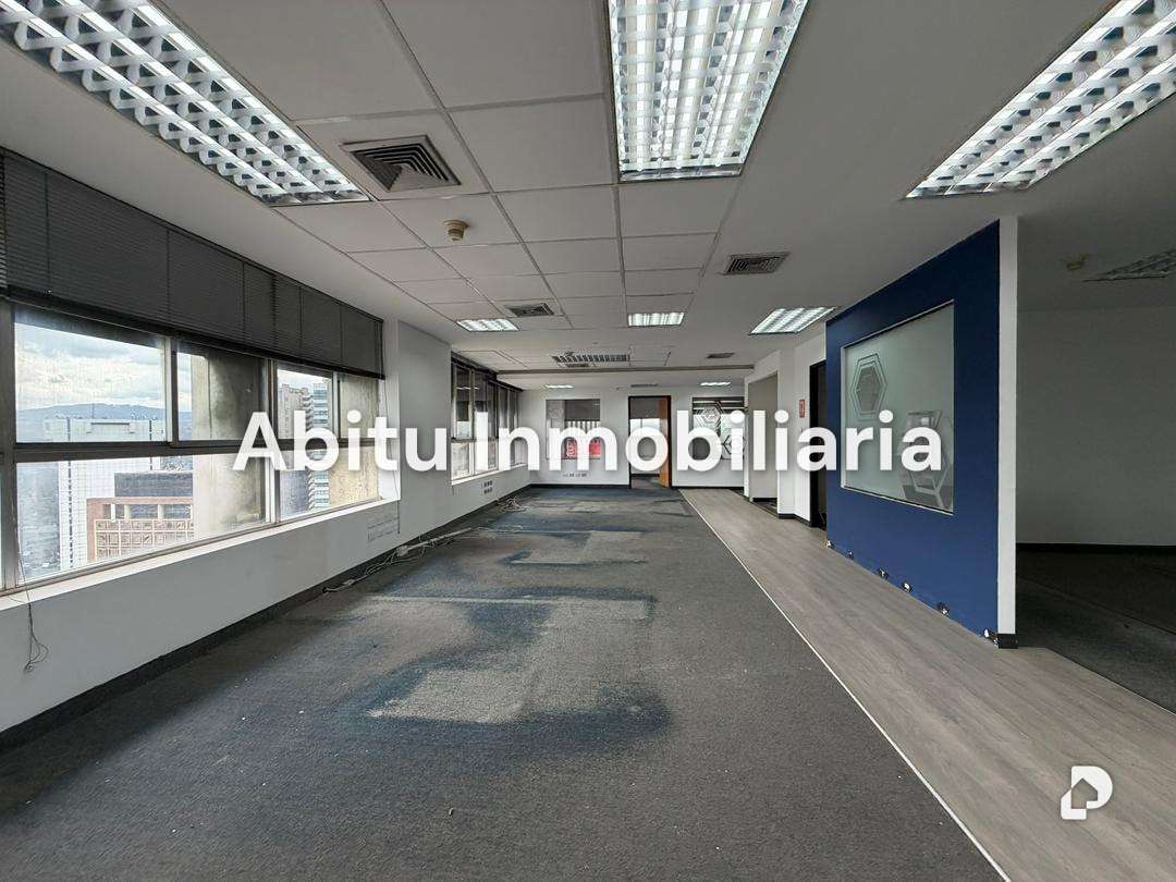 Oficina en Altamira, Caracas – 12