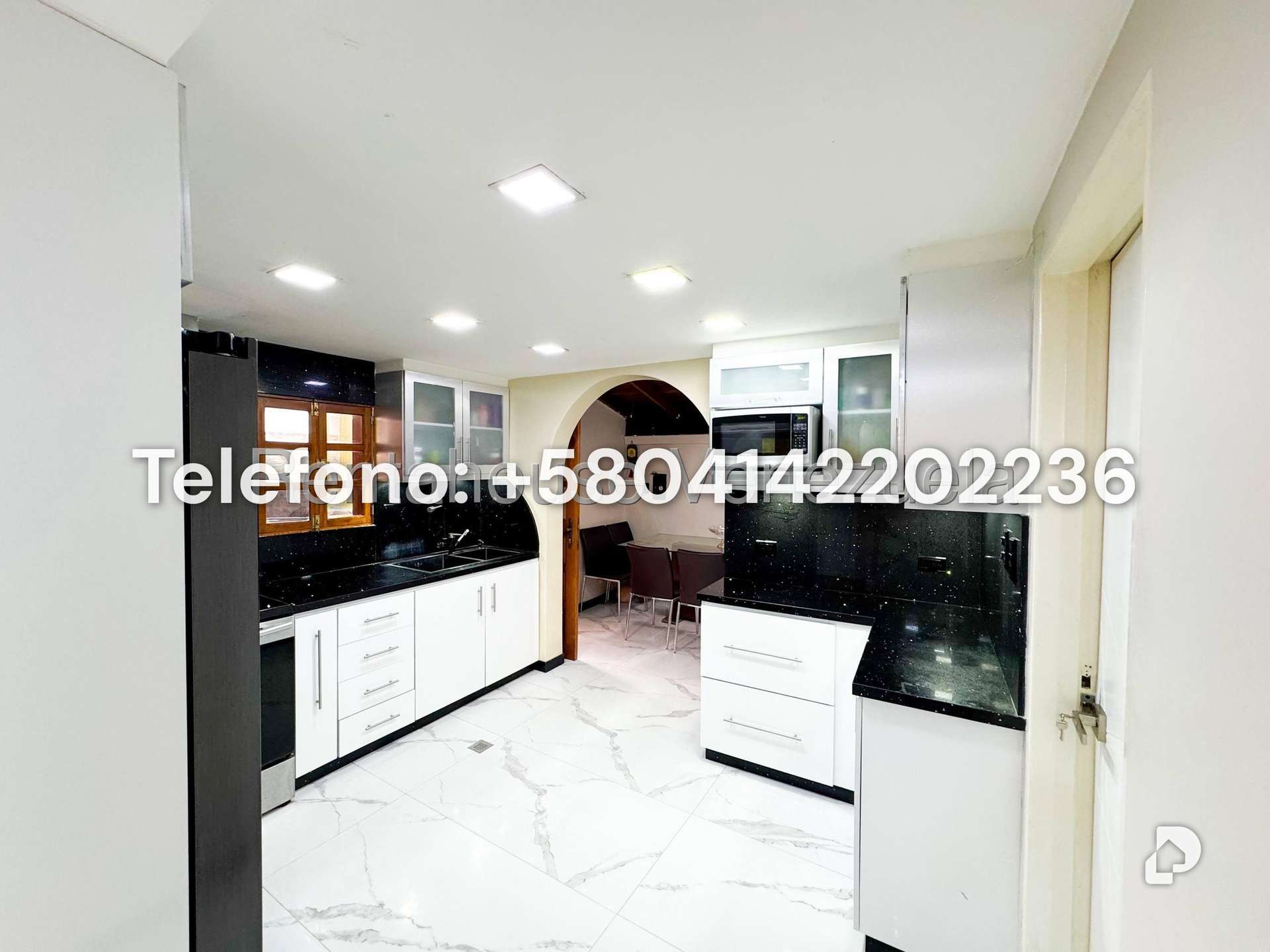 Casa en Alto Prado, Caracas – 10