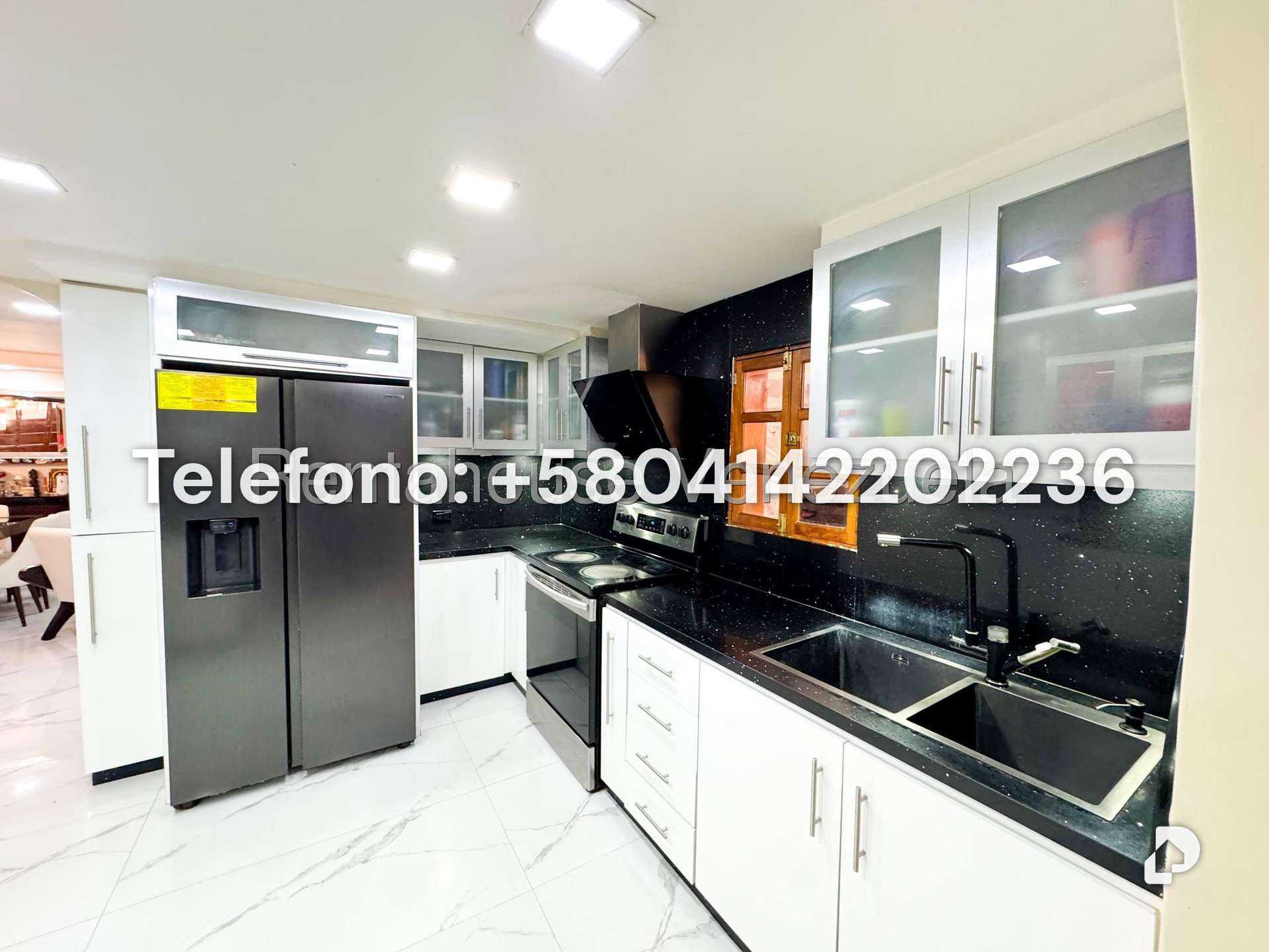 Casa en Alto Prado, Caracas – 13