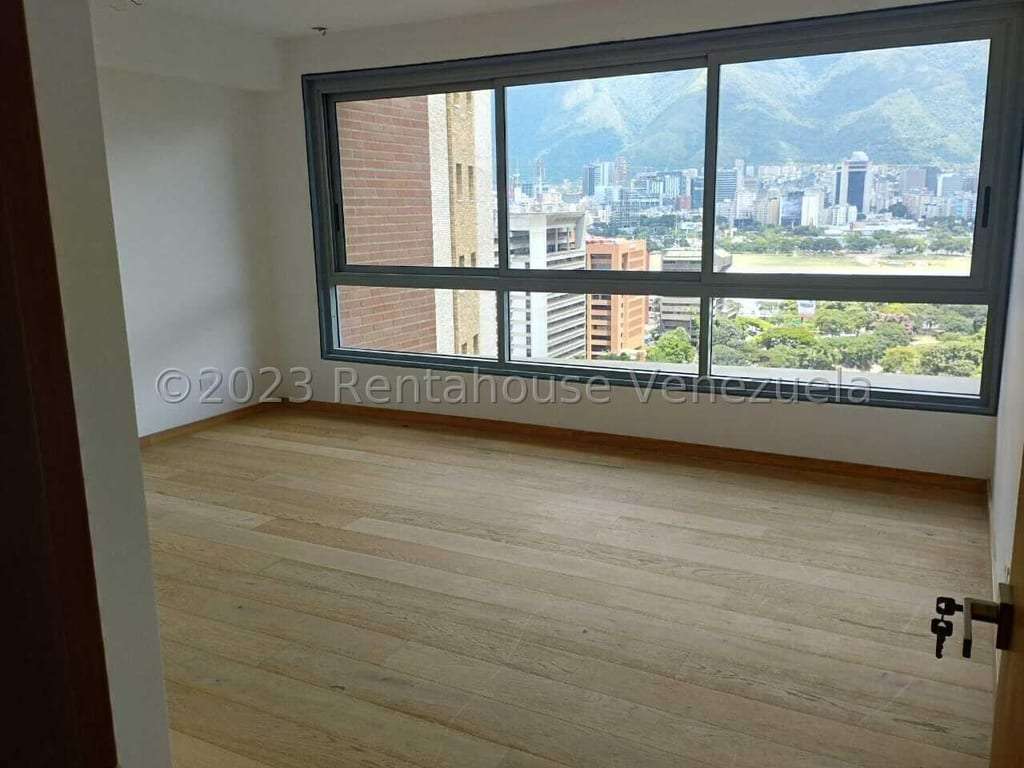 Apartamento en Lomas de Las Mercedes, Caracas