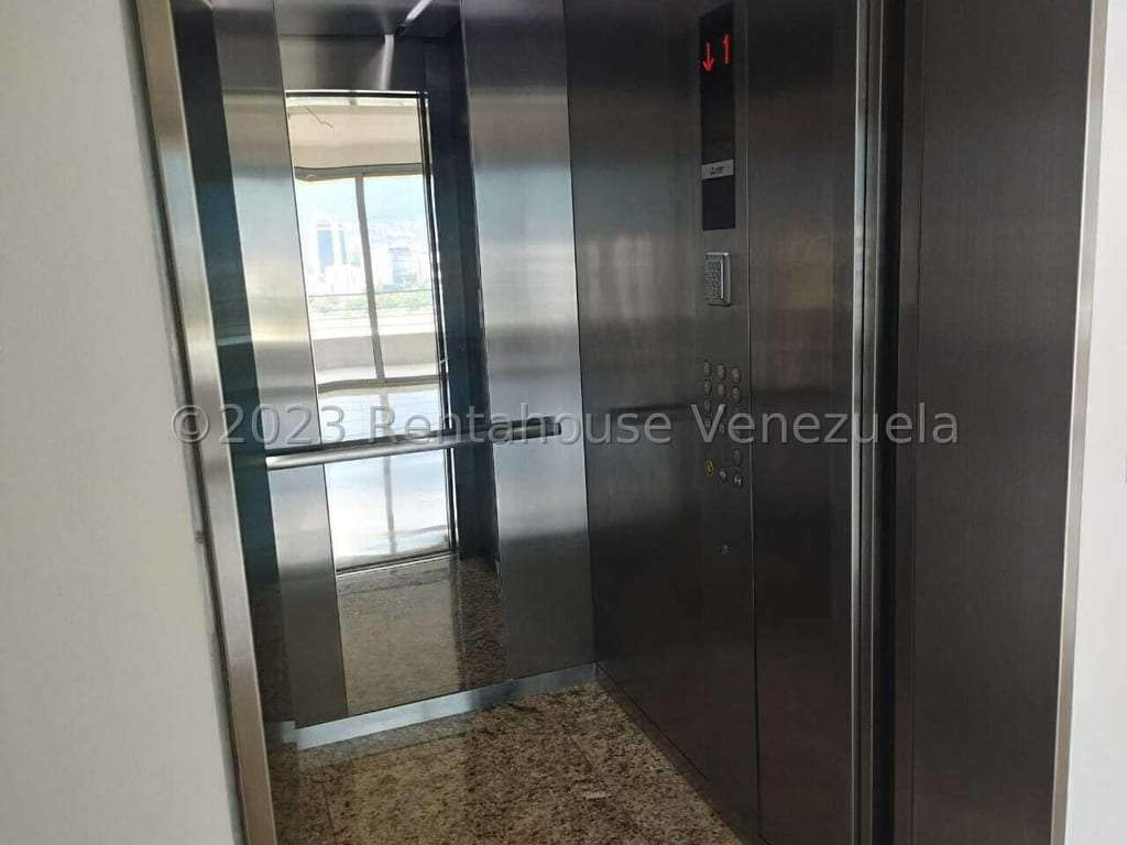 Apartamento en Lomas de Las Mercedes, Caracas