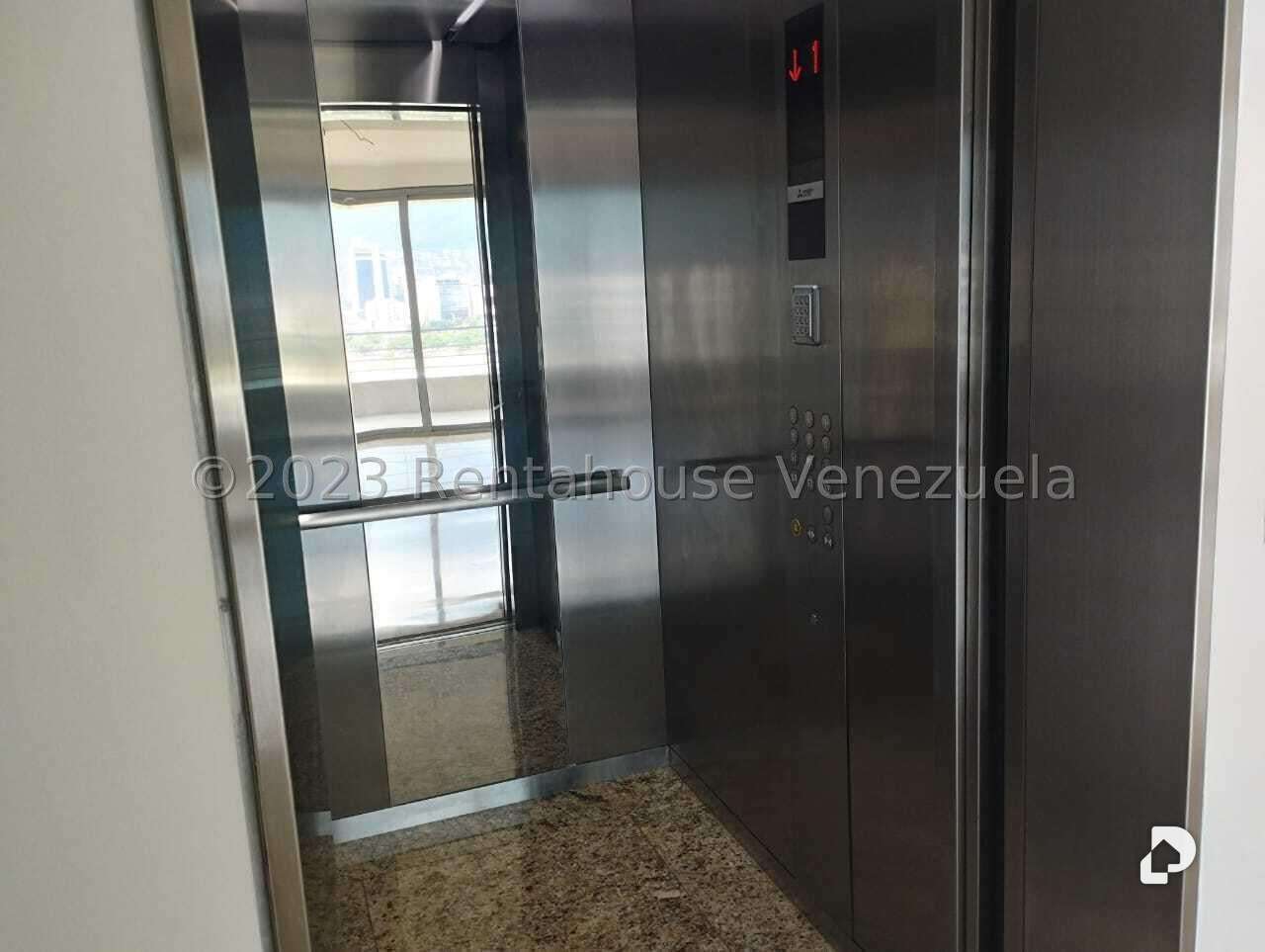 Apartamento en Lomas de Las Mercedes, Caracas – 2