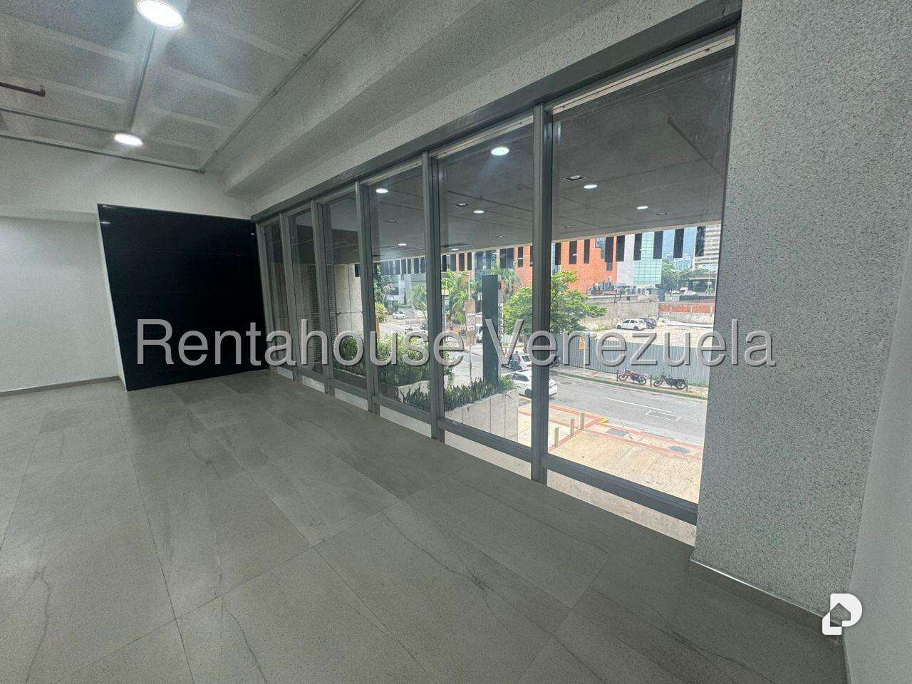 Local comercial en Las Mercedes, Caracas – 16