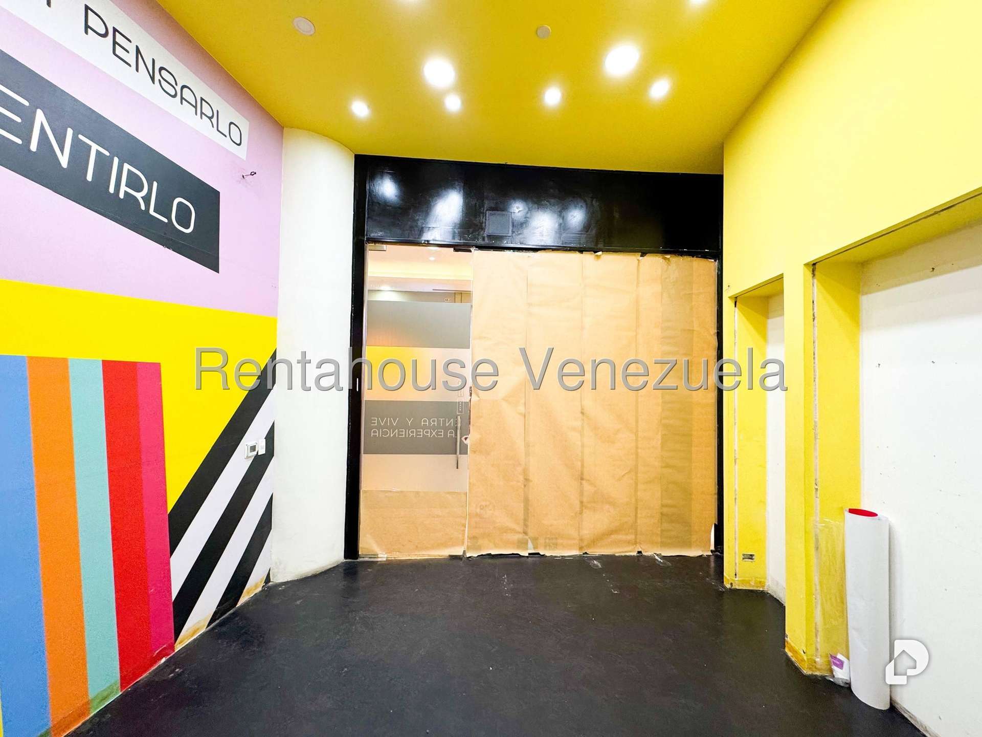 Local comercial en Parroquia La Candelaria, Caracas – 15